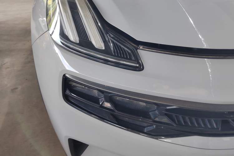 Used Lynk & Co 06 EM-P 2022 PHEV 84 km Range Pro Version Right Front Headlight