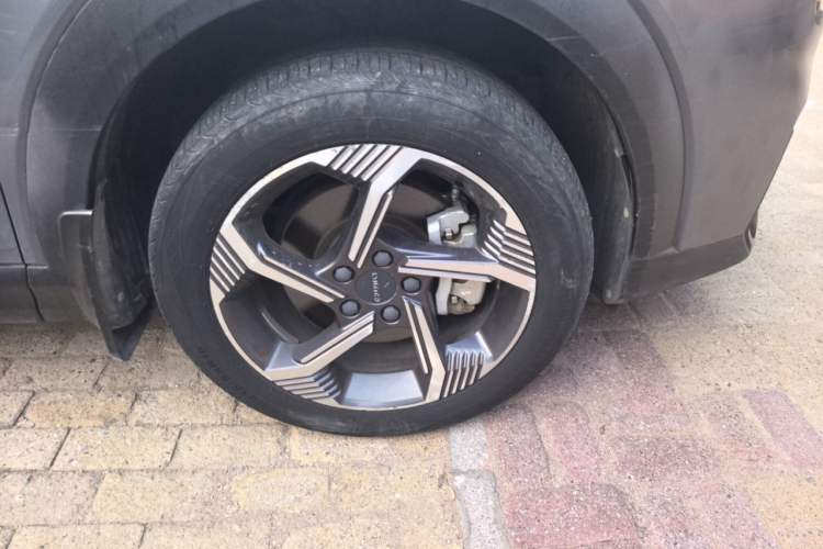 Used Lynk & Co 06 EM-P 2022 PHEV 84 km Range Pro Version Right Front Wheel Hub