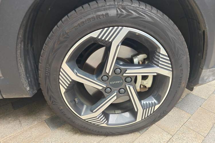 Used Lynk & Co 06 EM-P 2022 PHEV 84 km Range Pro Version Right Front Wheel Hub