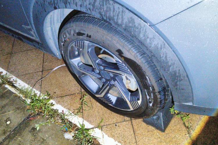 Used Lynk & Co 06 EM-P 2022 PHEV 84 km Range Pro Version Right Front Wheel Hub