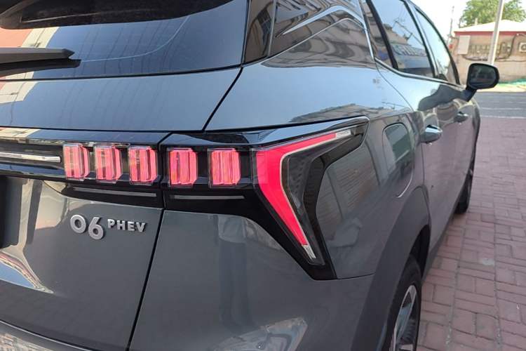 Used Lynk & Co 06 EM-P 2022 PHEV 84 km Range Pro Version Right Rear Taillight