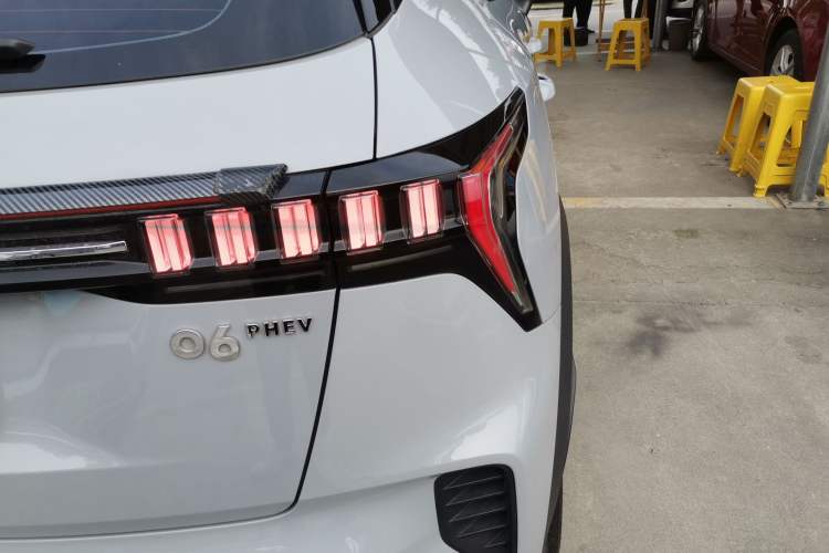 Used Lynk & Co 06 EM-P 2022 PHEV 84 km Range Pro Version Right Rear Taillight