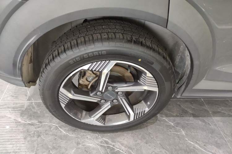 Used Lynk & Co 06 EM-P 2022 PHEV 84 km Range Pro Version Right Rear Wheel Hub