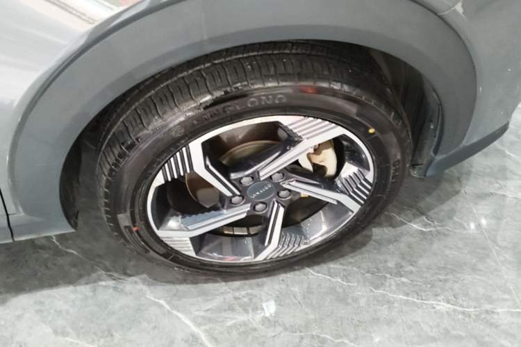 Used Lynk & Co 06 EM-P 2022 PHEV 84 km Range Pro Version Right Rear Wheel Hub