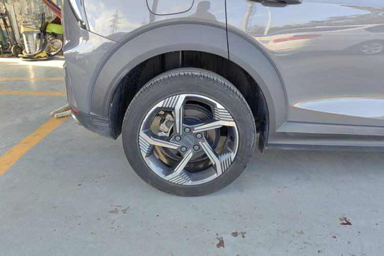 Used Lynk & Co 06 EM-P 2022 PHEV 84 km Range Pro Version Right Rear Wheel Hub