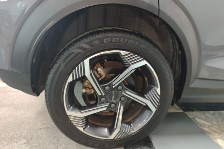 Used Lynk & Co 06 EM-P 2022 PHEV 84 km Range Pro Version Right Rear Wheel Hub