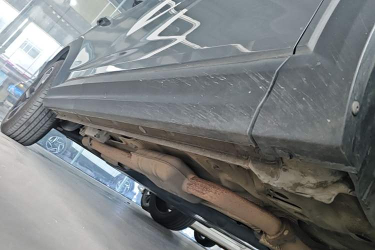 Used Lynk & Co 06 EM-P 2022 PHEV 84 km Range Pro Version Right Side Sill
