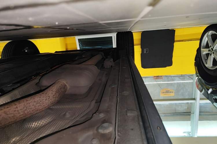 Used Lynk & Co 06 EM-P 2022 PHEV 84 km Range Pro Version Right Side Sill