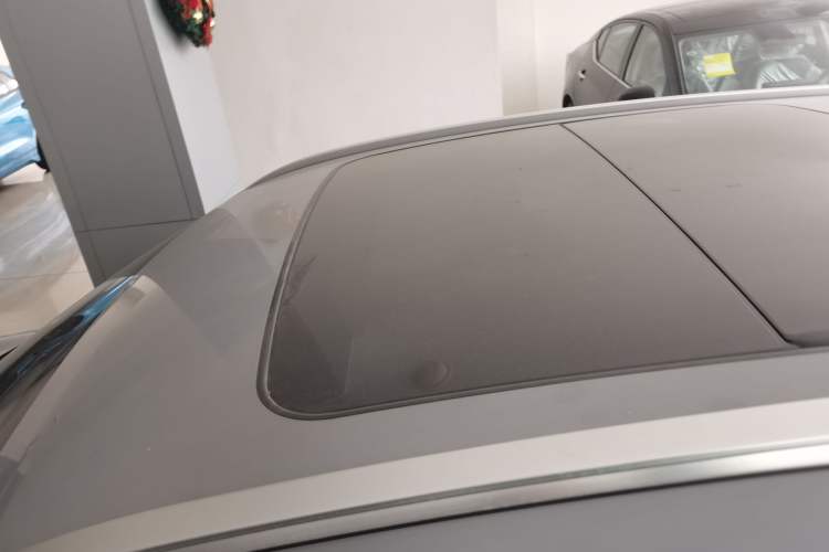 Used Lynk & Co 06 EM-P 2022 PHEV 84 km Range Pro Version Roof