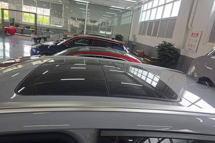 Used Lynk & Co 06 EM-P 2022 PHEV 84 km Range Pro Version Roof