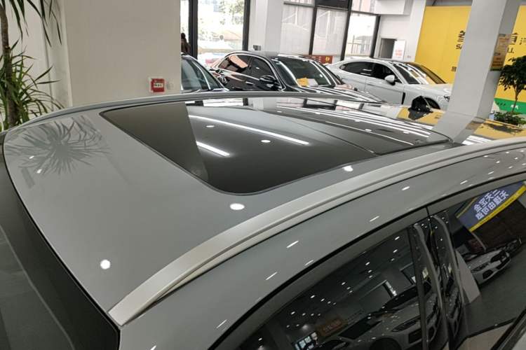 Used Lynk & Co 06 EM-P 2022 PHEV 84 km Range Pro Version Roof