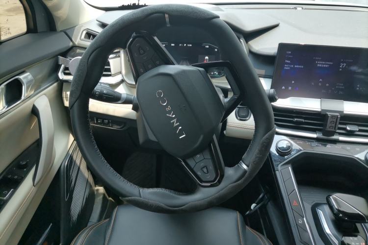 Used Lynk & Co 06 EM-P 2022 PHEV 84 km Range Pro Version Steering Wheel