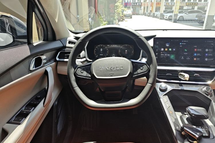 Used Lynk & Co 06 EM-P 2022 PHEV 84 km Range Pro Version Steering Wheel