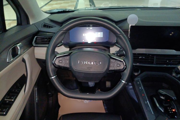 Used Lynk & Co 06 EM-P 2022 PHEV 84 km Range Pro Version Steering Wheel