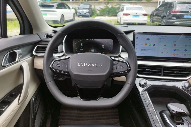 Used Lynk & Co 06 EM-P 2022 PHEV 84 km Range Pro Version Steering Wheel