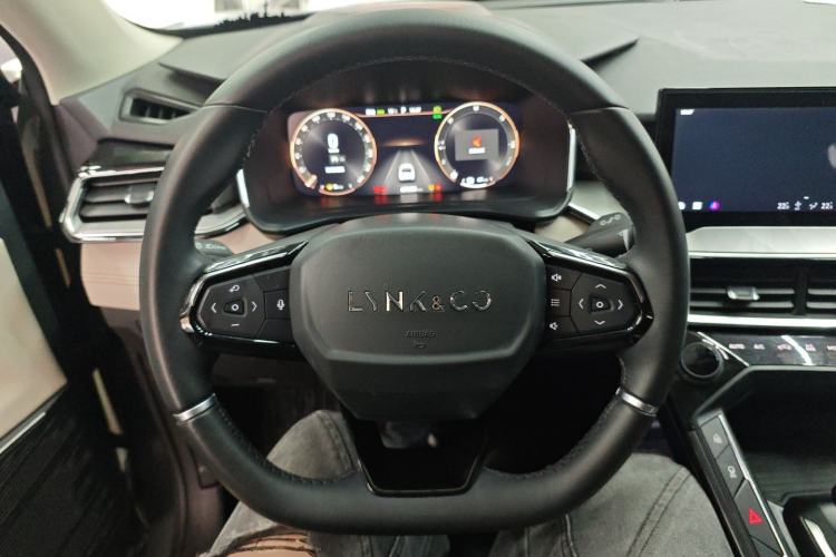 Used Lynk & Co 06 EM-P 2022 PHEV 84 km Range Pro Version Steering Wheel