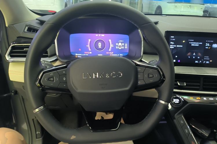 Used Lynk & Co 06 EM-P 2022 PHEV 84 km Range Pro Version Steering Wheel