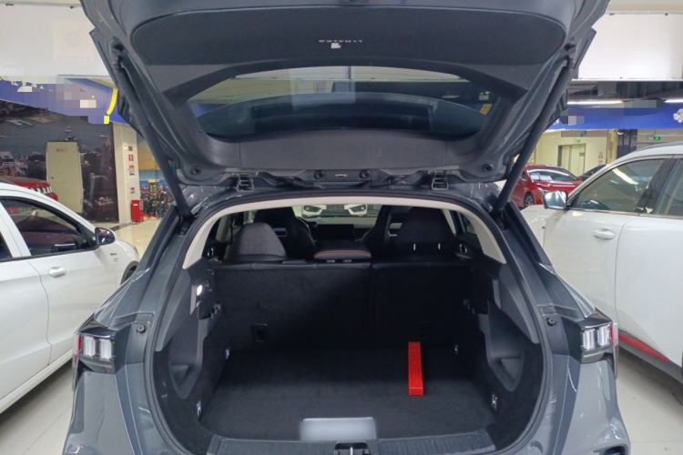 Used Lynk & Co 06 EM-P 2022 PHEV 84 km Range Pro Version Trunk
