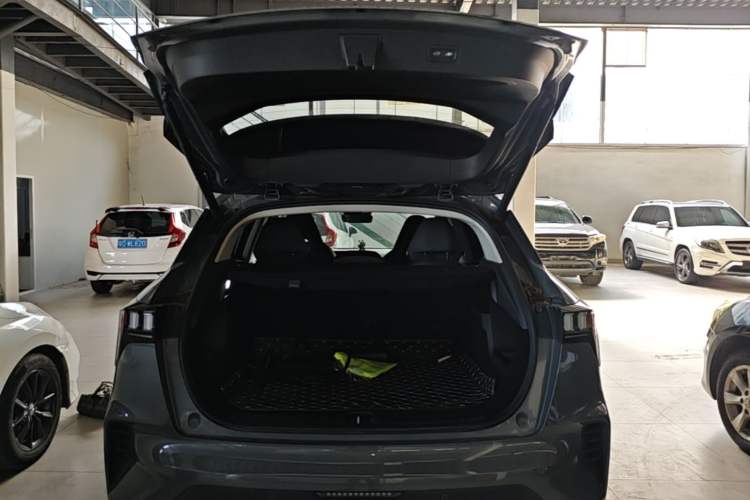 Used Lynk & Co 06 EM-P 2022 PHEV 84 km Range Pro Version Trunk