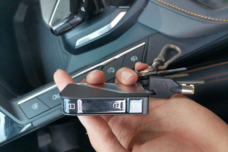 Used Lynk & Co 06 EM-P 2022 PHEV 84 km Range Pro Version Vehicle Key
