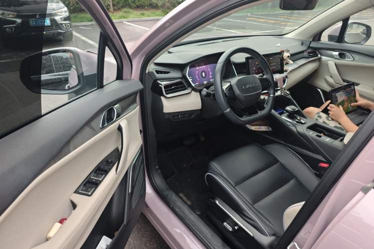 Used Lynk & Co 06 EM-P 2022 PHEV Shero Pink Special Edition Driver Seat