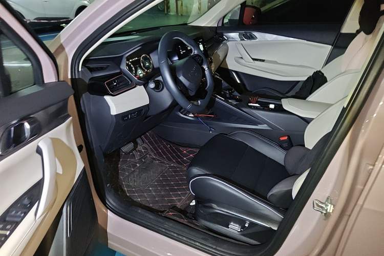 Used Lynk & Co 06 EM-P 2022 PHEV Shero Pink Special Edition Driver Seat