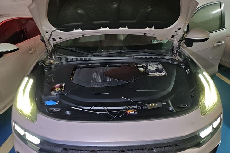 Used Lynk & Co 06 EM-P 2022 PHEV Shero Pink Special Edition Engine Bay