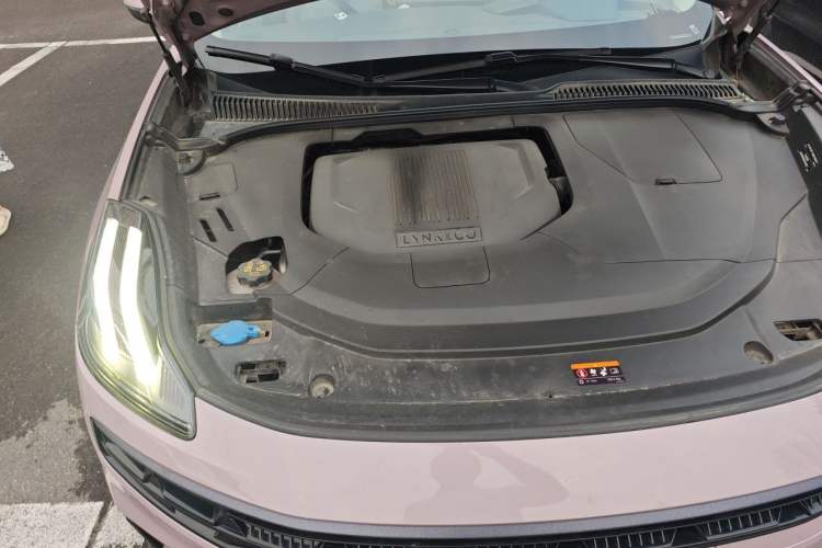 Used Lynk & Co 06 EM-P 2022 PHEV Shero Pink Special Edition Engine Bay Right