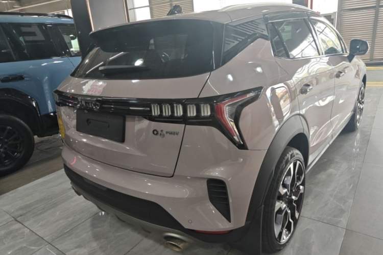 Used Lynk & Co 06 EM-P 2022 PHEV 84 km Range Pro Version Exterior 4