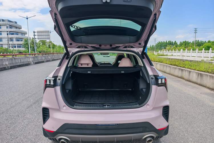 Used Lynk & Co 06 EM-P 2022 PHEV Shero Pink Special Edition Exterior 9