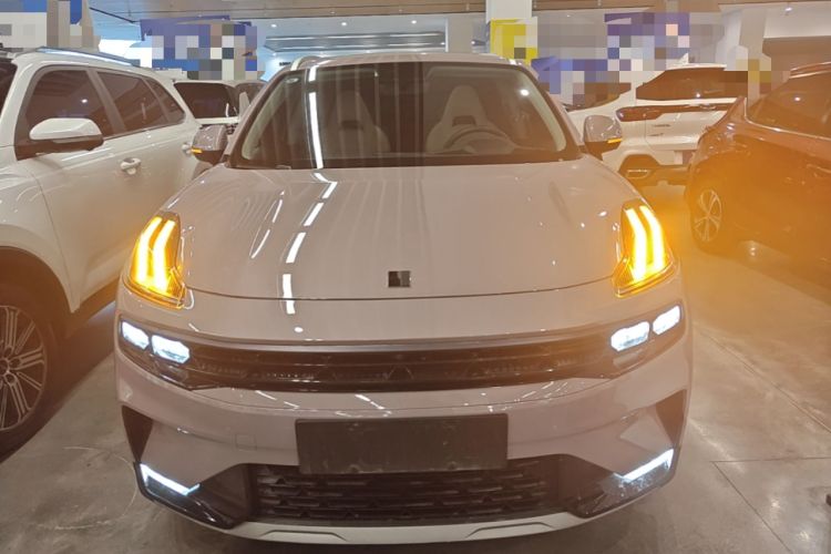 Used Lynk & Co 06 EM-P 2022 PHEV Shero Pink Special Edition Front
