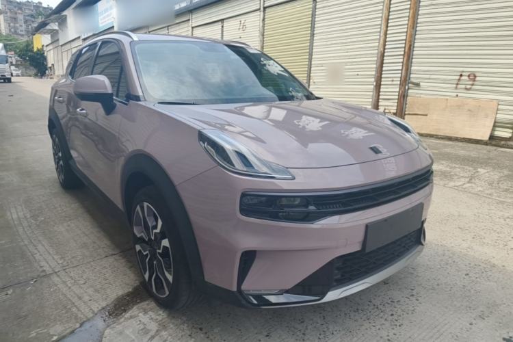 Used Lynk & Co 06 EM-P 2022 PHEV 84 km Range Pro Version Front Right 45 Deg