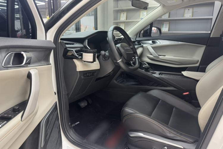 Used Lynk & Co 06 EM-P 2022 PHEV 84 km Range Pro Version Interior 2