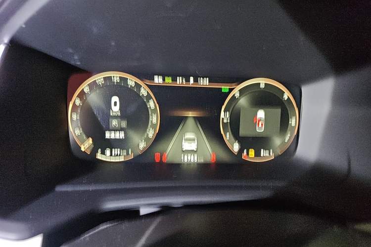 Used Lynk & Co 06 EM-P 2022 PHEV Shero Pink Special Edition Instrument Cluster