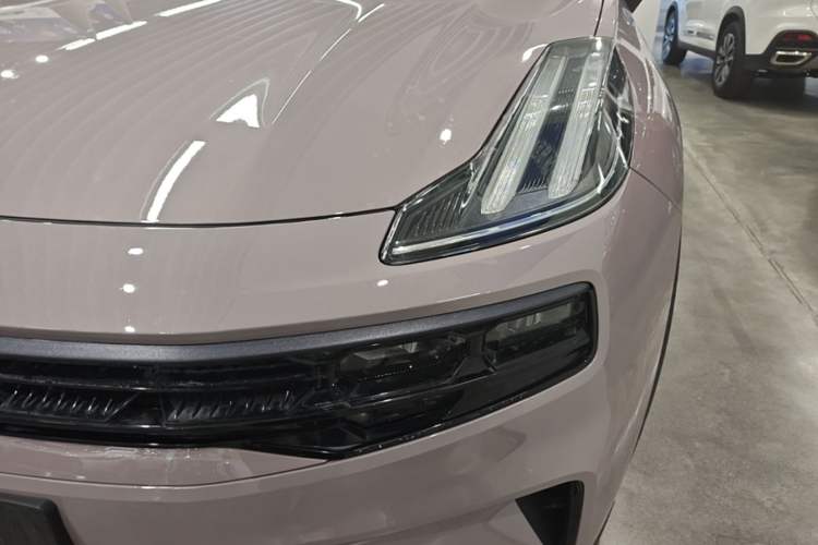 Used Lynk & Co 06 EM-P 2022 PHEV Shero Pink Special Edition Left Front Headlight