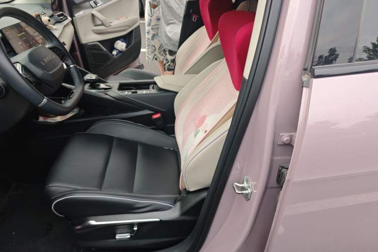Used Lynk & Co 06 EM-P 2022 PHEV Shero Pink Special Edition Left Front Seat