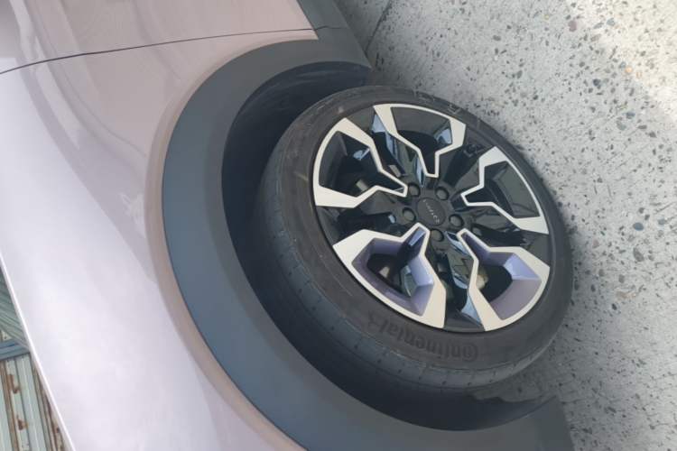 Used Lynk & Co 06 EM-P 2022 PHEV 84 km Range Pro Version Left Front Wheel Hub