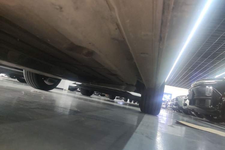 Used Lynk & Co 06 EM-P 2022 PHEV Shero Pink Special Edition Left Side Sill
