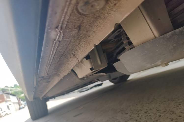 Used Lynk & Co 06 EM-P 2022 PHEV 84 km Range Pro Version Left Side Sill
