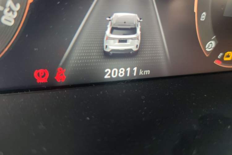 Used Lynk & Co 06 EM-P 2022 PHEV Shero Pink Special Edition Odometer Close Up