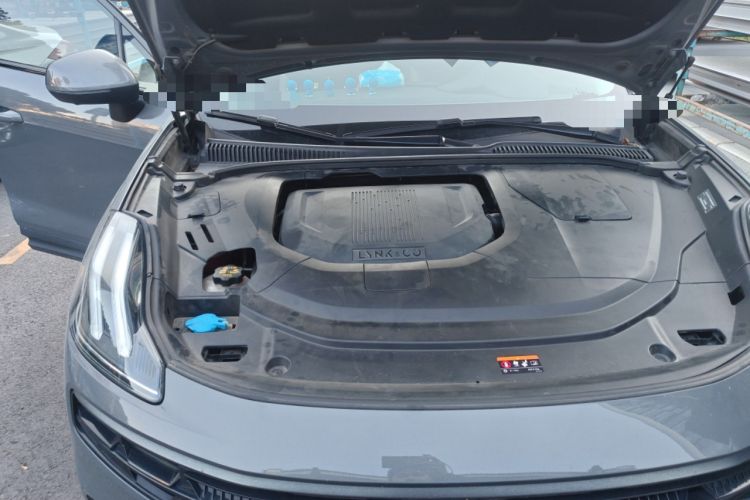 Used Lynk & Co 06 EM-P 2022 PHEV 84 km Range Pro Version Engine Bay Right