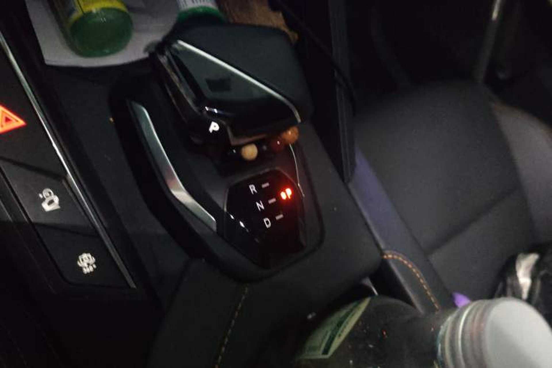 Used Lynk & Co 06 EM-P 2022 PHEV 84 km Range Pro Version Gear Lever