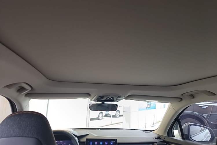 Used Lynk & Co 06 EM-P 2022 PHEV 84 km Range Pro Version Headliner