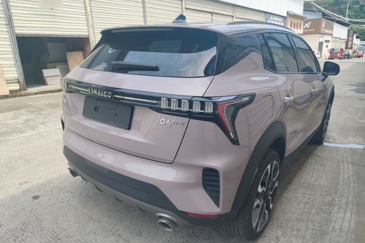 Used Lynk & Co 06 EM-P 2022 PHEV 84 km Range Pro Version Rear Right 45 Deg