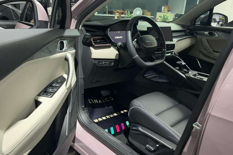 Used Lynk & Co 06 EM-P 2022 PHEV Shero Pink Special Edition Driver Seat