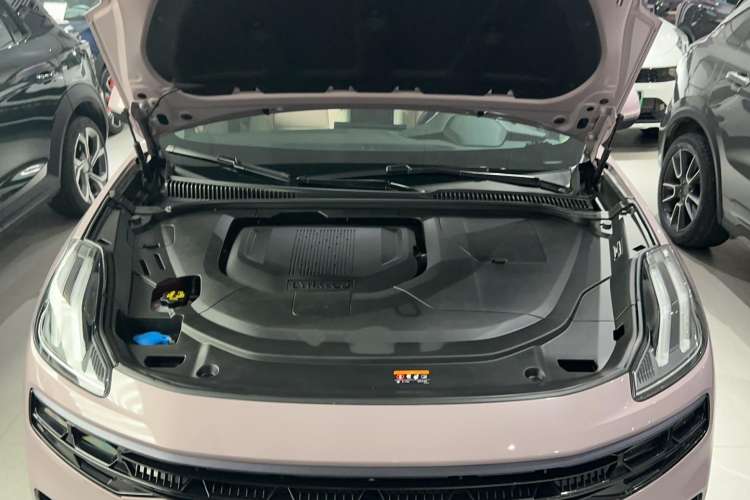 Used Lynk & Co 06 EM-P 2022 PHEV Shero Pink Special Edition Engine Bay
