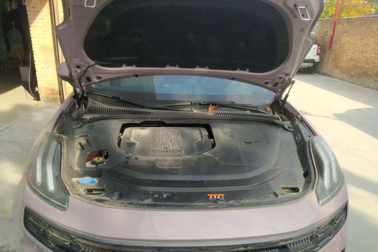 Used Lynk & Co 06 EM-P 2022 PHEV Shero Pink Special Edition Engine Bay