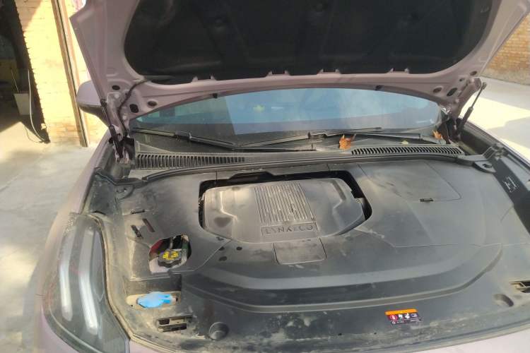 Used Lynk & Co 06 EM-P 2022 PHEV Shero Pink Special Edition Engine Bay Right