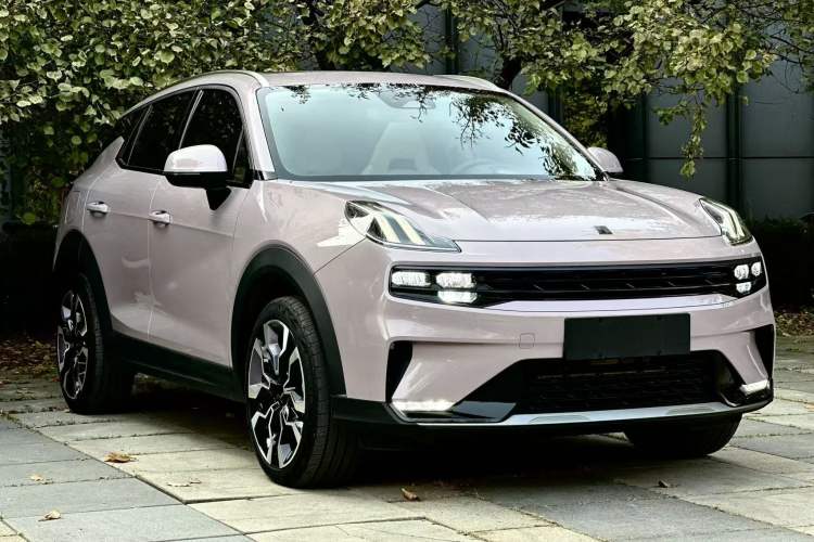 Used Lynk & Co 06 EM-P 2022 PHEV 84 km Range Pro Version Exterior 2