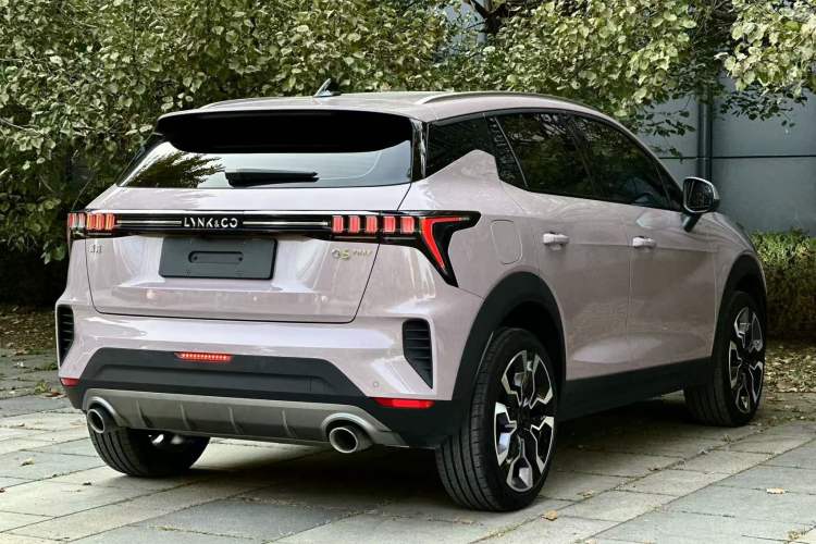 Used Lynk & Co 06 EM-P 2022 PHEV 84 km Range Pro Version Exterior 5